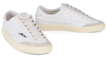 Load image into Gallery viewer, Low-top Windscape sneakers in leather

