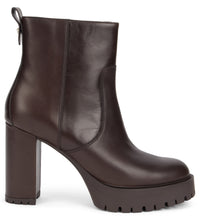 Load image into Gallery viewer, Ankle boots with heels
