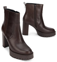 Load image into Gallery viewer, Ankle boots with heels
