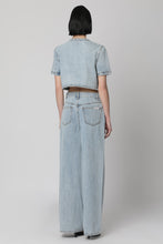 Load image into Gallery viewer, Wide-leg jeans
