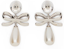 Load image into Gallery viewer, Layered earrings with crystal bow and pearls

