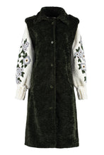 Load image into Gallery viewer, Faux fur coat
