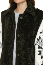 Load image into Gallery viewer, Faux fur coat
