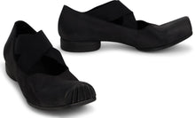 Load image into Gallery viewer, Leather ballerinas
