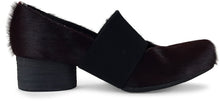 Load image into Gallery viewer, Leather moccasins with pony effect
