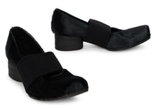 Load image into Gallery viewer, Slippers with fur
