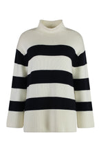 Load image into Gallery viewer, Striped sweater
