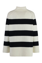 Load image into Gallery viewer, Striped sweater
