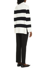 Load image into Gallery viewer, Striped sweater
