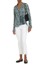 Load image into Gallery viewer, Pleated blouse
