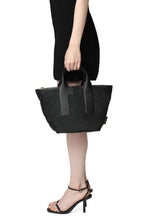 Load image into Gallery viewer, Furla Piuma M Tote
