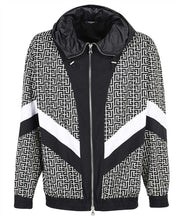 Load image into Gallery viewer, Hooded windbreaker
