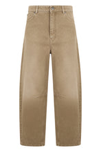 Load image into Gallery viewer, Jeans with wide leg
