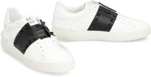 Load image into Gallery viewer, Rockstud Untitled Low-top sneakers
