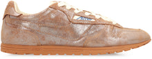 Load image into Gallery viewer, Windspin Low-top sneakers
