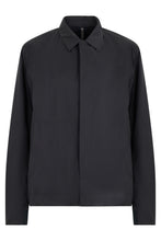 Load image into Gallery viewer, Light jacket with classic collar
