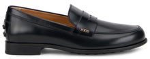 Load image into Gallery viewer, Classic leather moccasins

