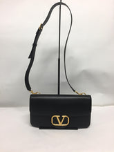Load image into Gallery viewer, Leather messenger bag
