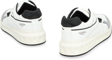 Load image into Gallery viewer, One Stud Low-top sneakers
