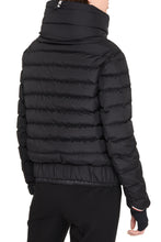 Load image into Gallery viewer, Vonne short down jacket
