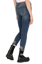 Load image into Gallery viewer, Skinny fit cropped jeans
