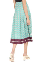 Load image into Gallery viewer, Printed pleated skirt
