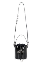 Load image into Gallery viewer, Daisy Patent leather bucket bag
