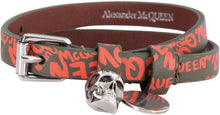 Load image into Gallery viewer, Leather bracelet with medallion and skull
