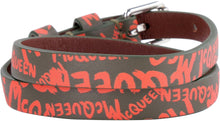 Load image into Gallery viewer, Leather bracelet with medallion and skull
