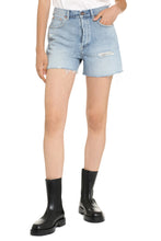 Load image into Gallery viewer, Cut-off denim shorts
