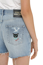 Load image into Gallery viewer, Cut-off denim shorts
