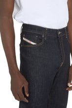 Load image into Gallery viewer, 2005 D-Fining tapered fit jeans
