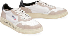 Load image into Gallery viewer, Medalist low-top sneakers
