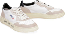 Load image into Gallery viewer, Medalist low-top sneakers
