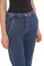 Load image into Gallery viewer, Regular-fit cropped jeans
