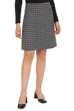 Load image into Gallery viewer, Liar wool wrap skirt
