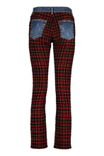 Load image into Gallery viewer, Boyfriend-fit jeans
