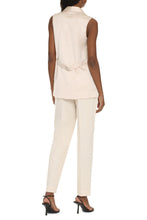 Load image into Gallery viewer, Sleeveless jacket

