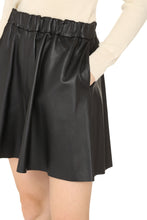 Load image into Gallery viewer, Leather shorts
